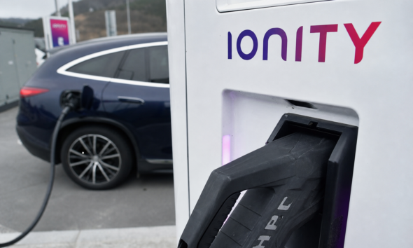 Ny rapport: 27 prosent av alle nye biler i verden er nå elektriske