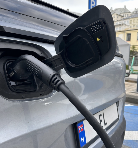 Høye oljepriser driver europeere mot elbil i rekordfart