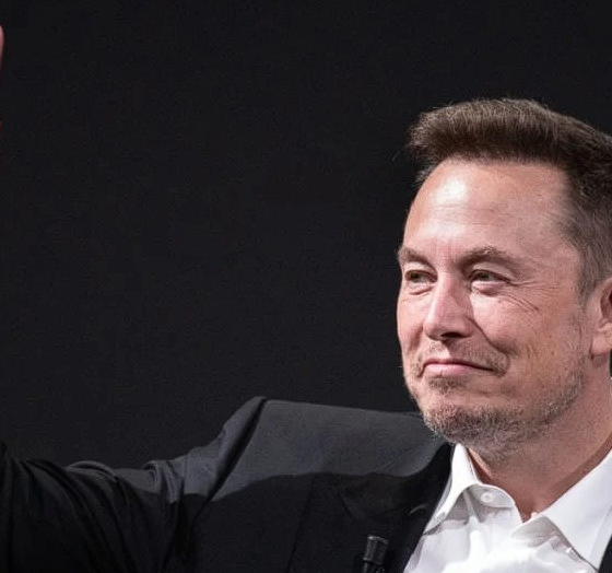 Elon Musk tjener 1.200 milliarder kroner på én dag: Verdens største enkelt-aksjegevinst noensinne