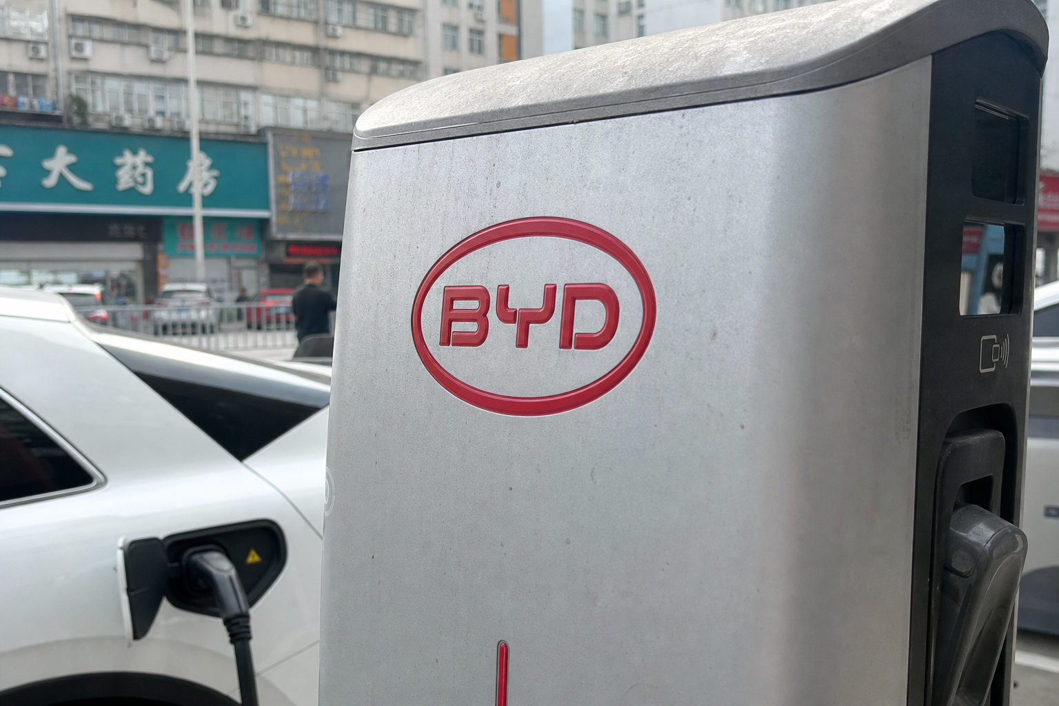 BYD spår elbil-bølge i Kina: 80 prosent av nye biler blir snart elektriske