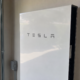 Tesla og Sunrun bygger verdens største virtuelle kraftverk på 16 GW: Slik kan norske Powerwall-eiere lese signalet