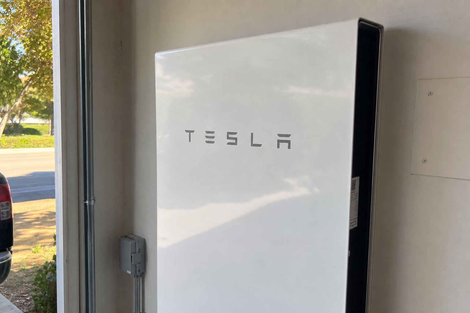 Tesla og Sunrun bygger verdens største virtuelle kraftverk på 16 GW: Slik kan norske Powerwall-eiere lese signalet
