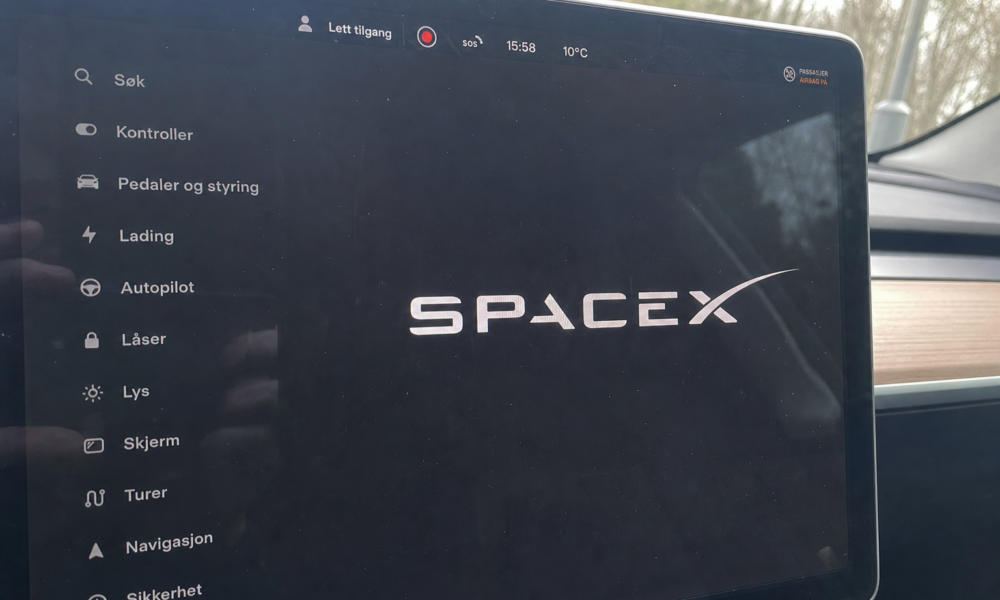 Musk lukket ikke døren for Tesla-SpaceX-fusjon: Analytiker hever sannsynligheten til 90 prosent