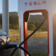 Tesla åpner gratis Supercharging i Frankrike og Spania mens skogbranner raser: Slik aktiverer du det