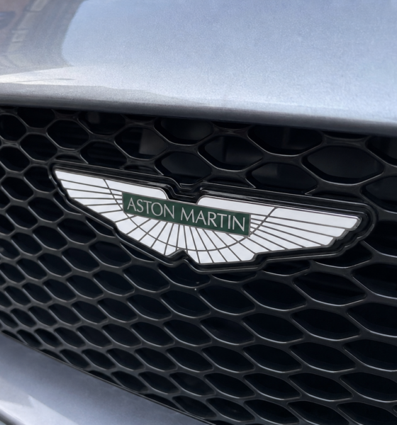 V12-en overlever til 2035, men Aston Martin må holde seg liten