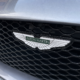 V12-en overlever til 2035, men Aston Martin må holde seg liten
