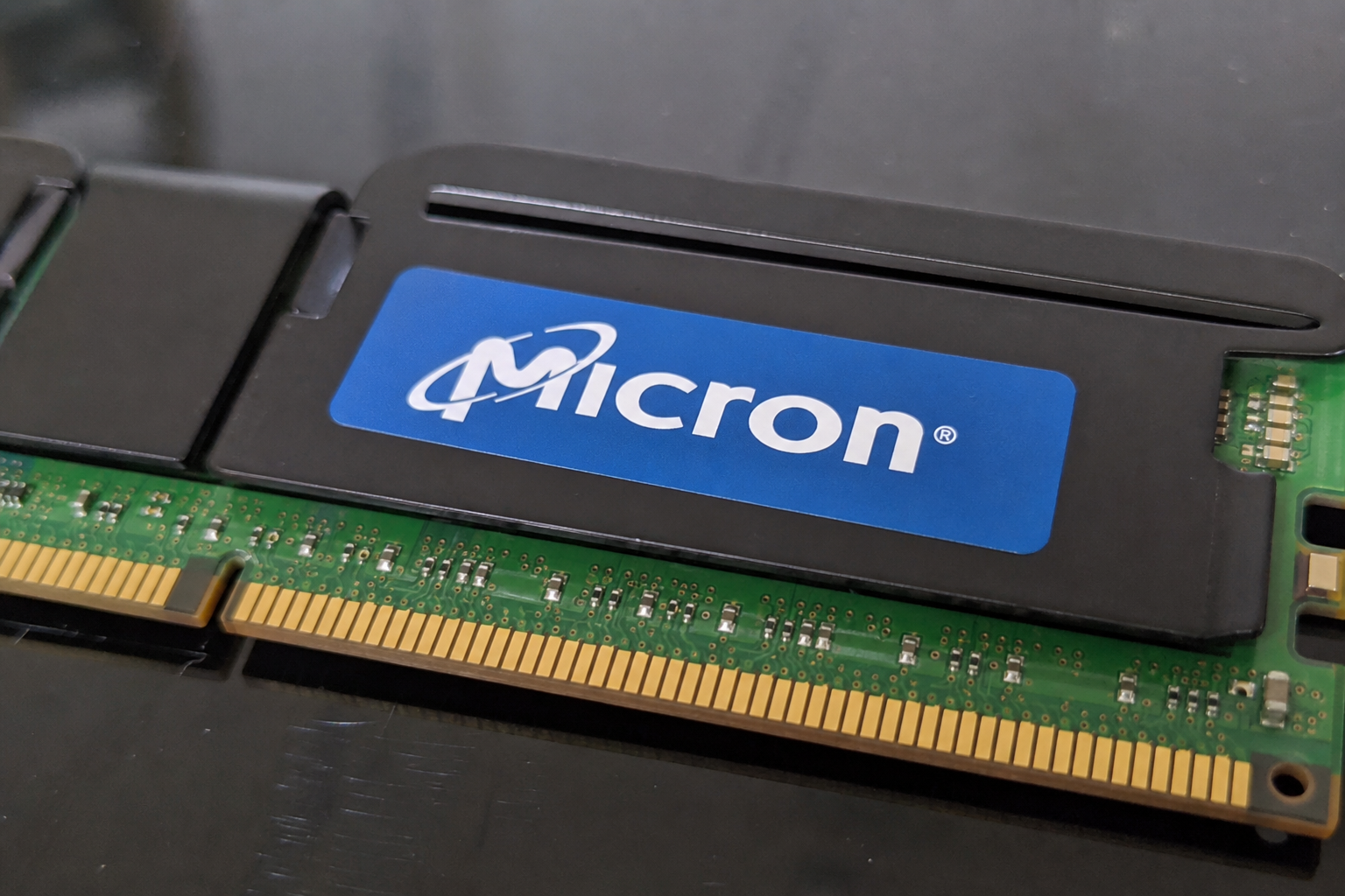 Kinesisk minneprodusent matcher snart Micron: Kan bety billigere RAM og telefoner for norske forbrukere