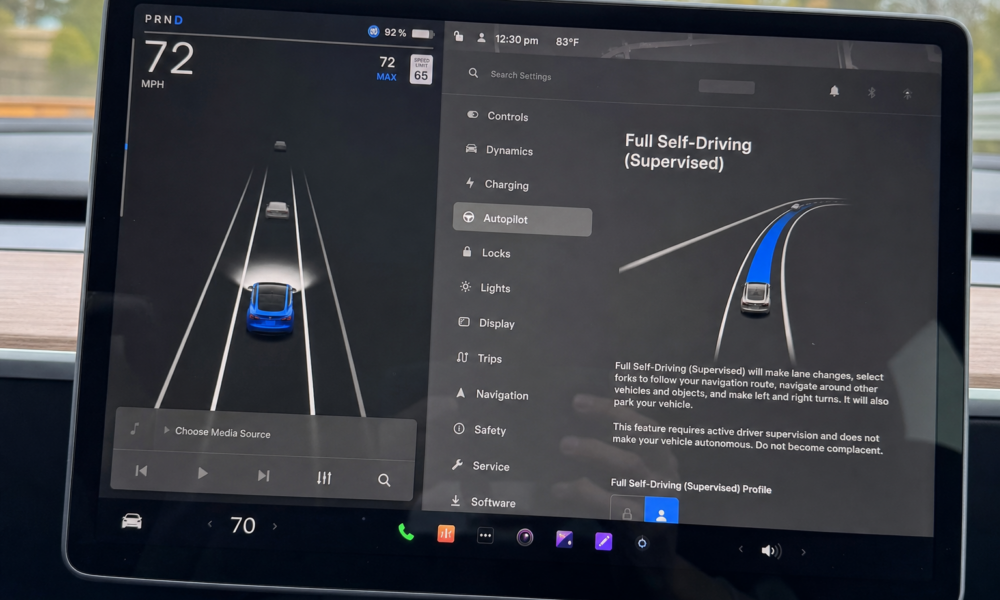 Over ett års venting er over: Tesla ruller ut FSD v14 Lite til rundt fire millioner eldre biler