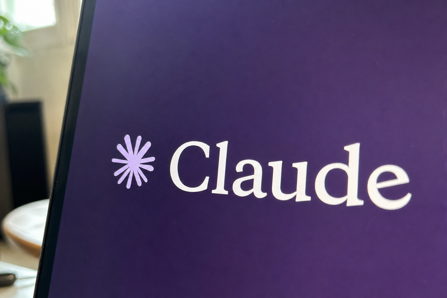 Claude Sonnet 5 er ute og gratis for alle: Slik er den nye AI-modellen som nå slår OpenAI i omsetning