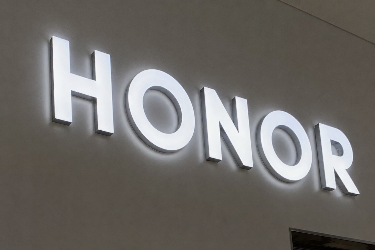 Honor bekrefter dato: Telefonen med robotkamera lanseres 12. august