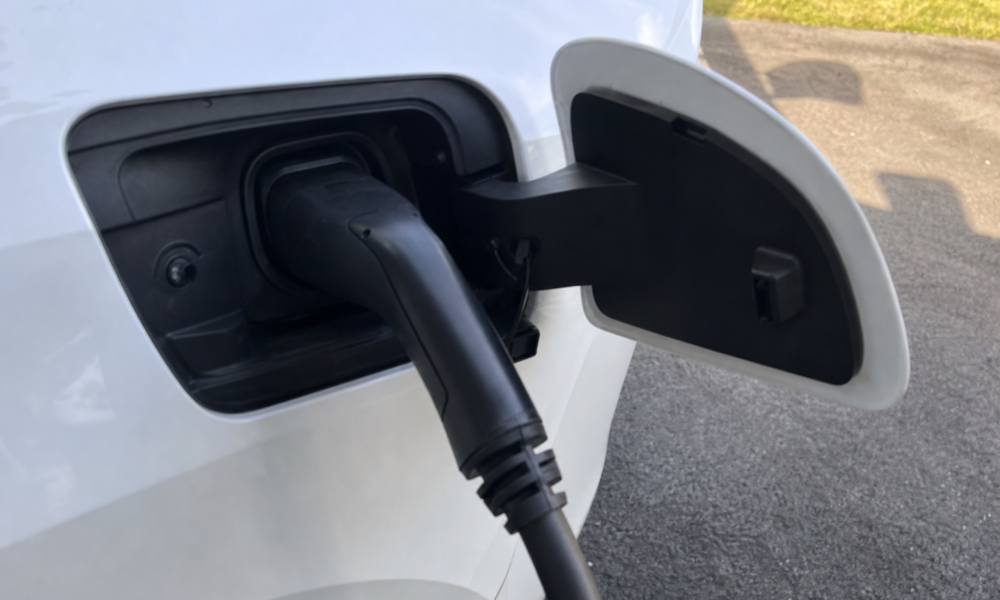 7 ting du MÅ sjekke før du kjøper brukt elbil i 2026