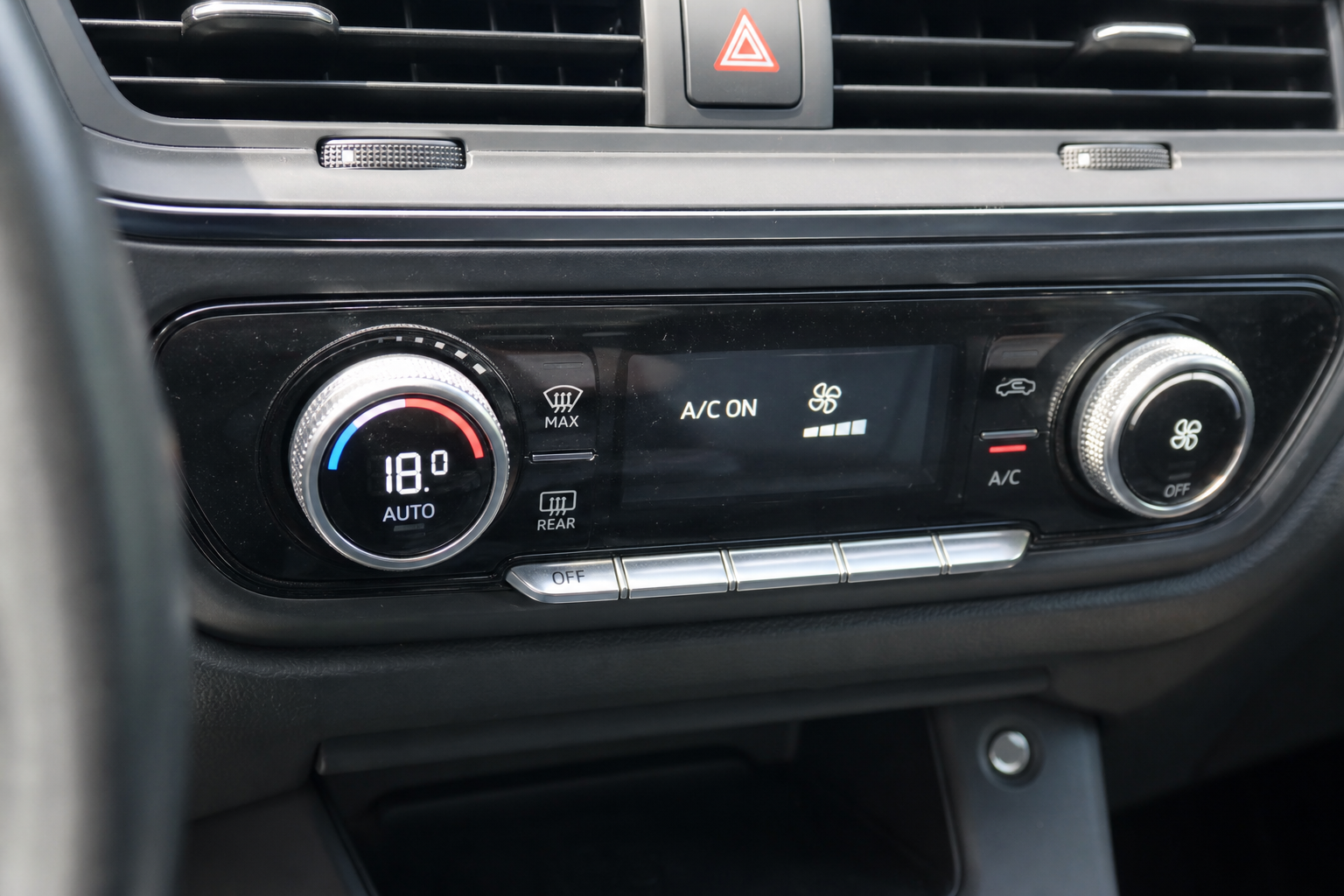 Klimaanlegg i bilen: Fem sommermyter satt på prøve, med tallene som avgjør