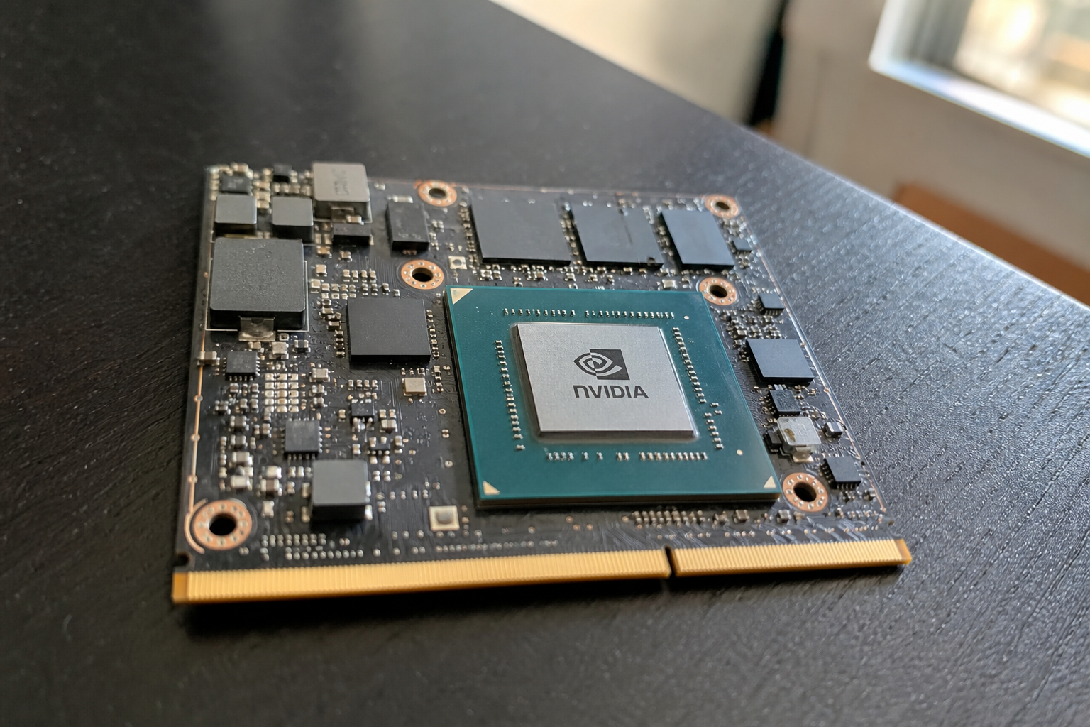 Taiwan ransaker kontorer i storstilt chip-sak: Toppmodeller av Nvidia-brikker kan ha gått til Kina