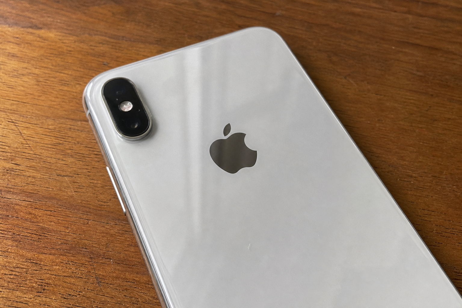 Har du iPhone XS eller XR? Slik sjekker du om den er trygg til BankID