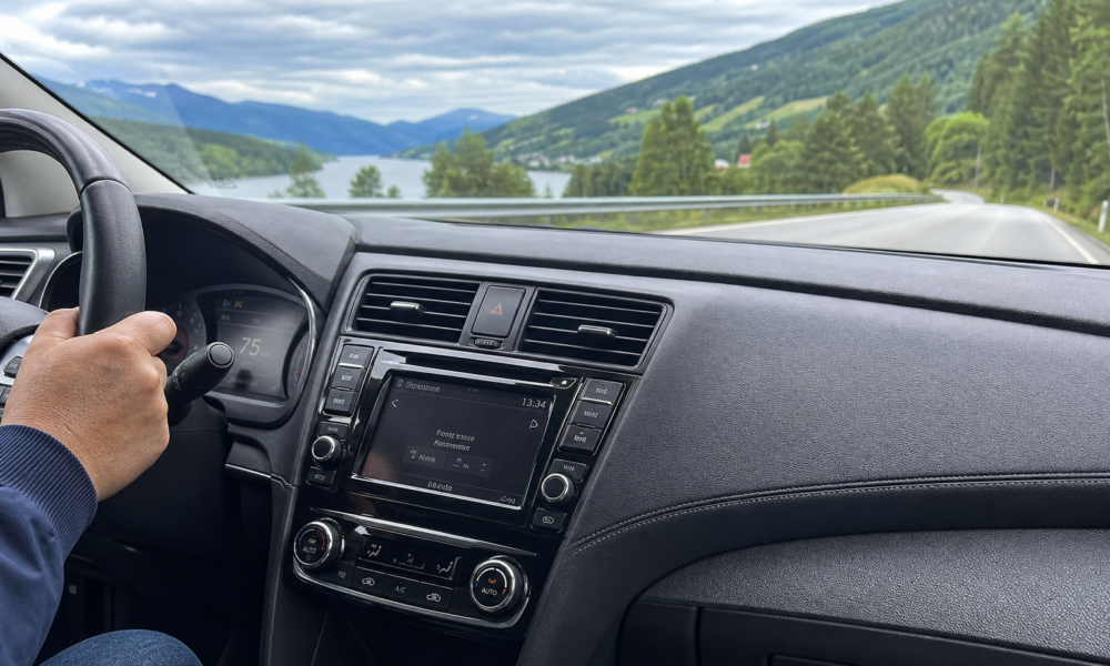 Bilen er samtalerommet nordmenn ikke visste de trengte: 8 av 10 forteller mest der