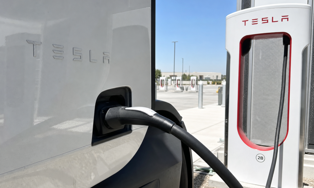 Ny Tesla-Megacharger lader Semi-lastebilen med 1,2 MW: 60 prosent batteri på en halvtime
