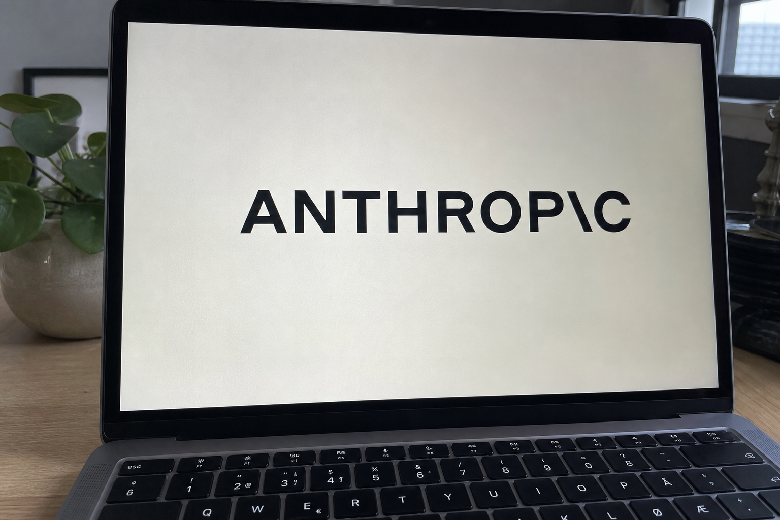 AI knekket 87 år gammelt matteproblem: Anthropics Fable 5 fant motbeviset på minutter