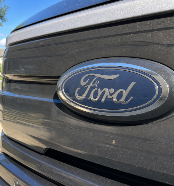 Miljøgruppe slår tilbake mot Ford og GM: «De kan lage billige elbiler, bare ikke til oss»