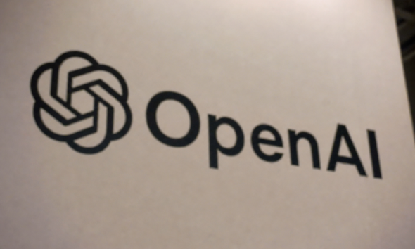 OpenAI lager sin første maskin: Skjermløs høyttaler som kan bevege seg selv