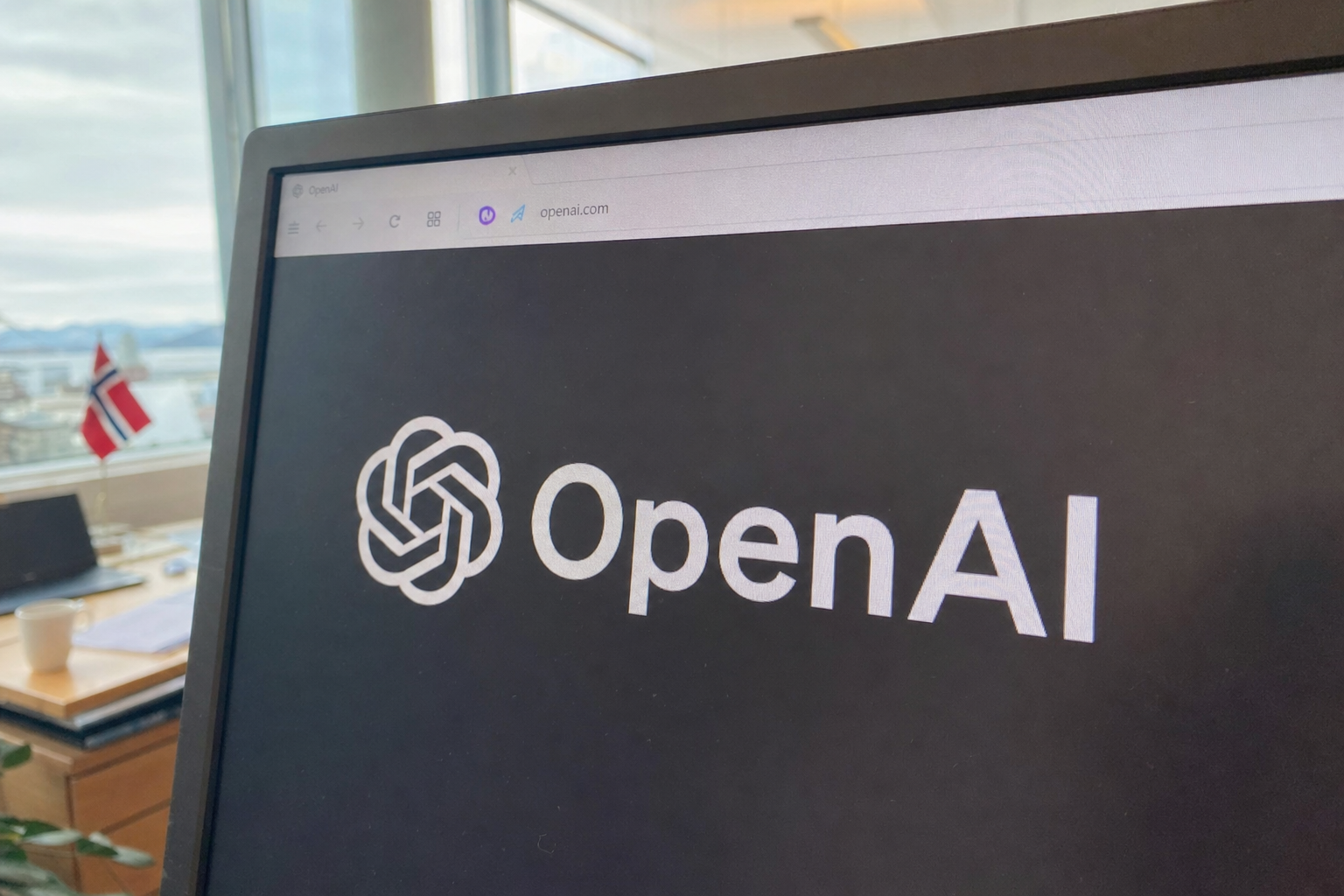 Etter OpenAI-hendelsen: Amerikanske kongressmedlemmer vil gi staten makten til å skru av AI