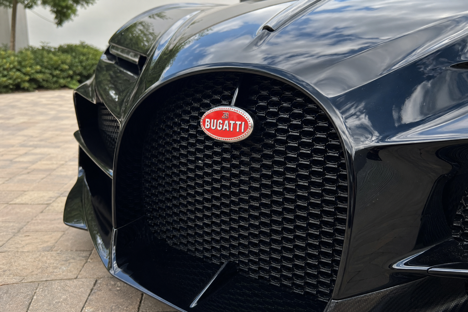 Haalands garasje passerer 130 millioner: Bugatti Tourbillon, Ferrari Monza og en Mercedes fra F1