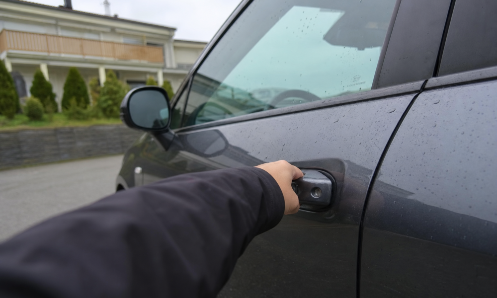 Eksperter advarer: 2,2 millioner biler kan kapres via Bluetooth uten at eieren aner noe