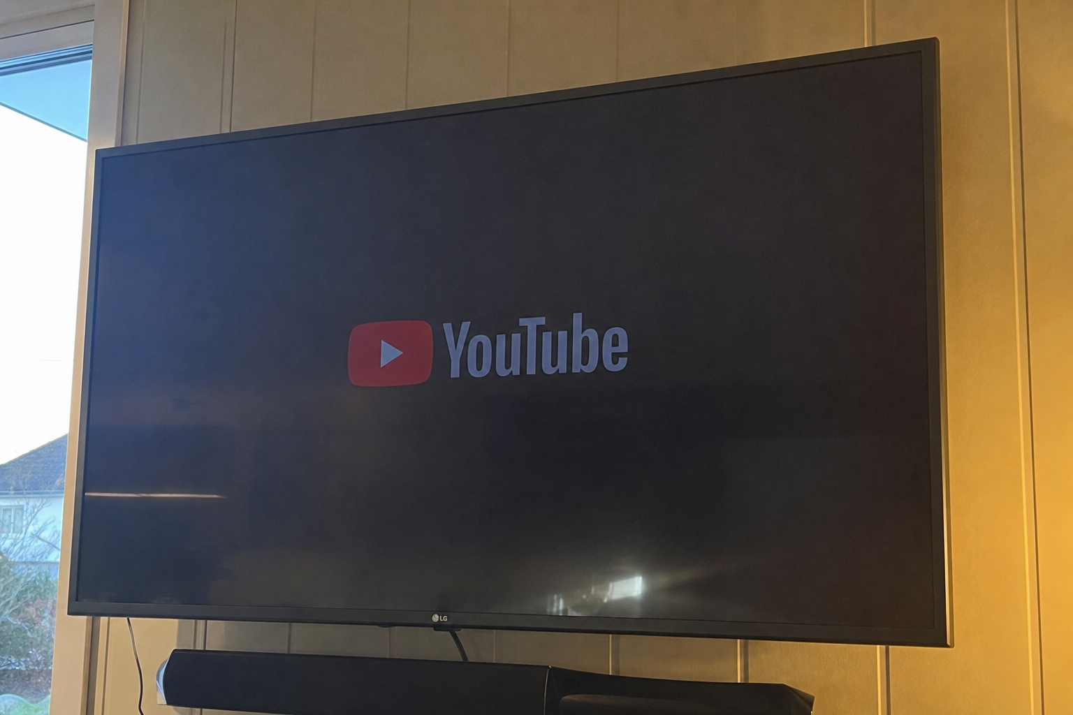 YouTube stopper midt i filmen på LG-TVen din: Her er grunnen og hva du kan gjøre