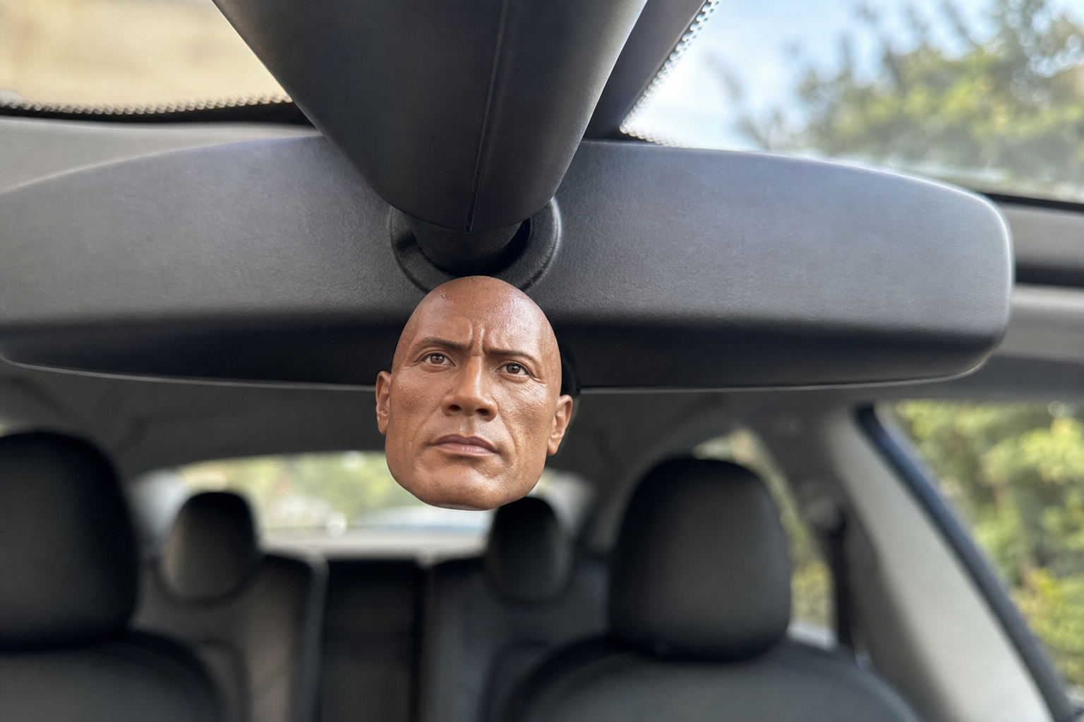 Plastfigur til under 100 kroner lurer Teslas autopilot - kjørte 30 minutter uten et eneste varsel
