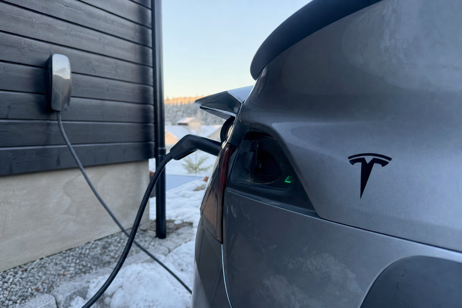 To regnestykker for elbilen: Slik slår hjemmelading offentlig hurtiglading i 2026