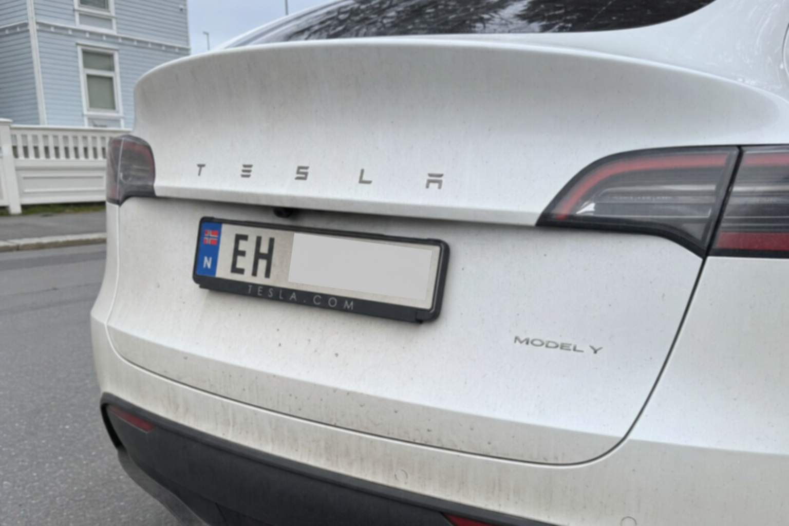 Tesla Model Y kåret til verst i verden på pålitelighet av tyske TÜV: 17 prosent stryker inspeksjon