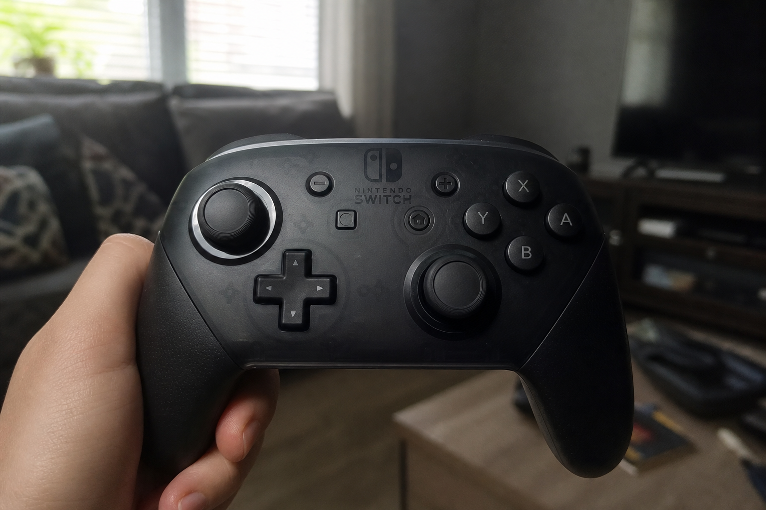 Kjøper du Switch 2 Pro Controller: Nintendo krymper batteriet 16 prosent til vinteren