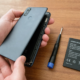 EU-regel fra februar 2027: Du får rett til å bytte telefonbatteriet selv