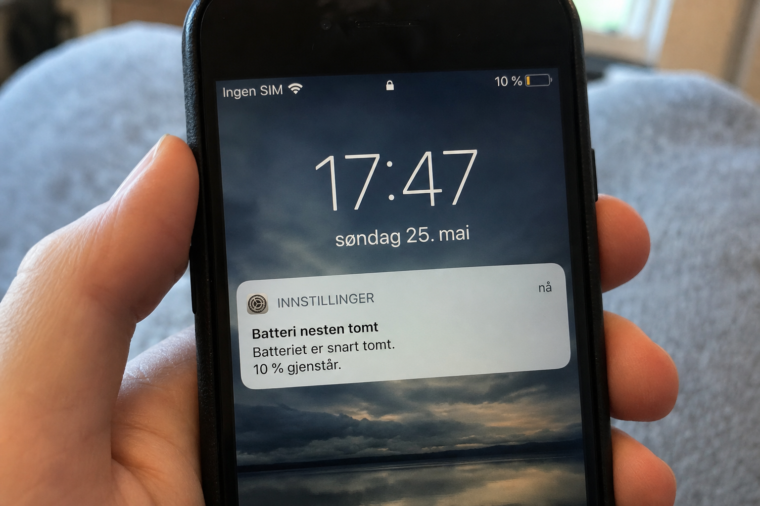 Batteri på vei mot null: Disse innstillingene kjøper deg en time ekstra