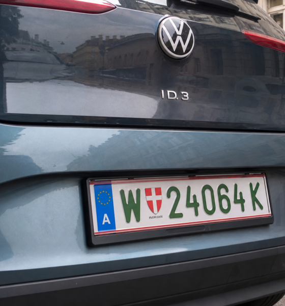 EU lager egen elbilklasse M1E: Kompakte modeller kan bli billigere - men Ami og Microlino holdes utenfor
