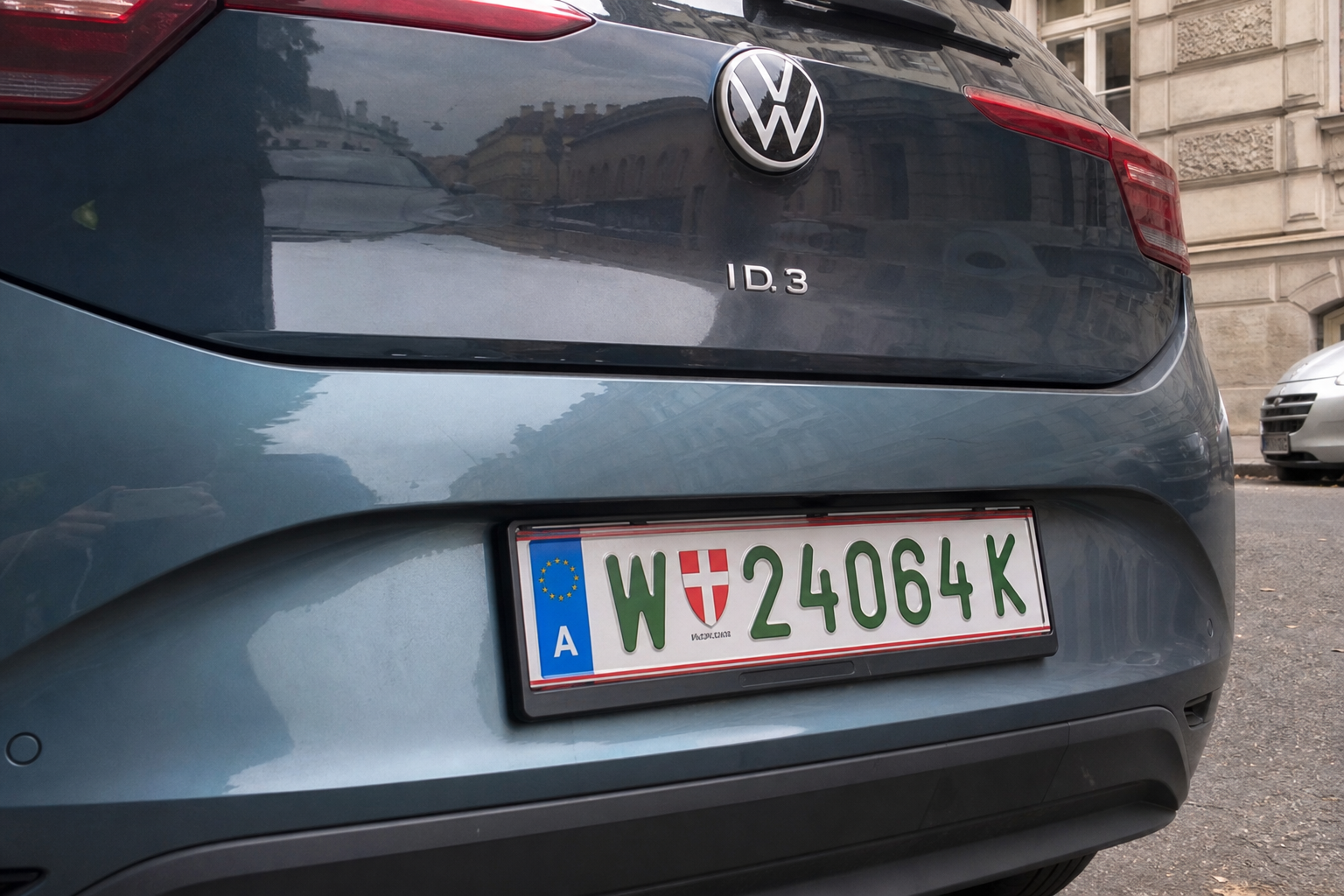 EU lager egen elbilklasse M1E: Kompakte modeller kan bli billigere - men Ami og Microlino holdes utenfor