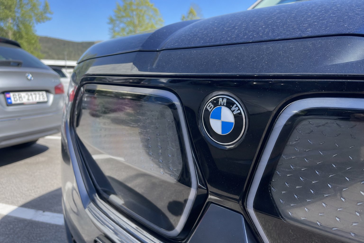 Elbil-salget faller for BMW - men konsernet peker på tegn til bedring