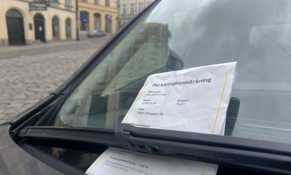 Parkeringsbot i utlandet: Disse landene sender kravet hjem til Norge - og disse gjør det ikke