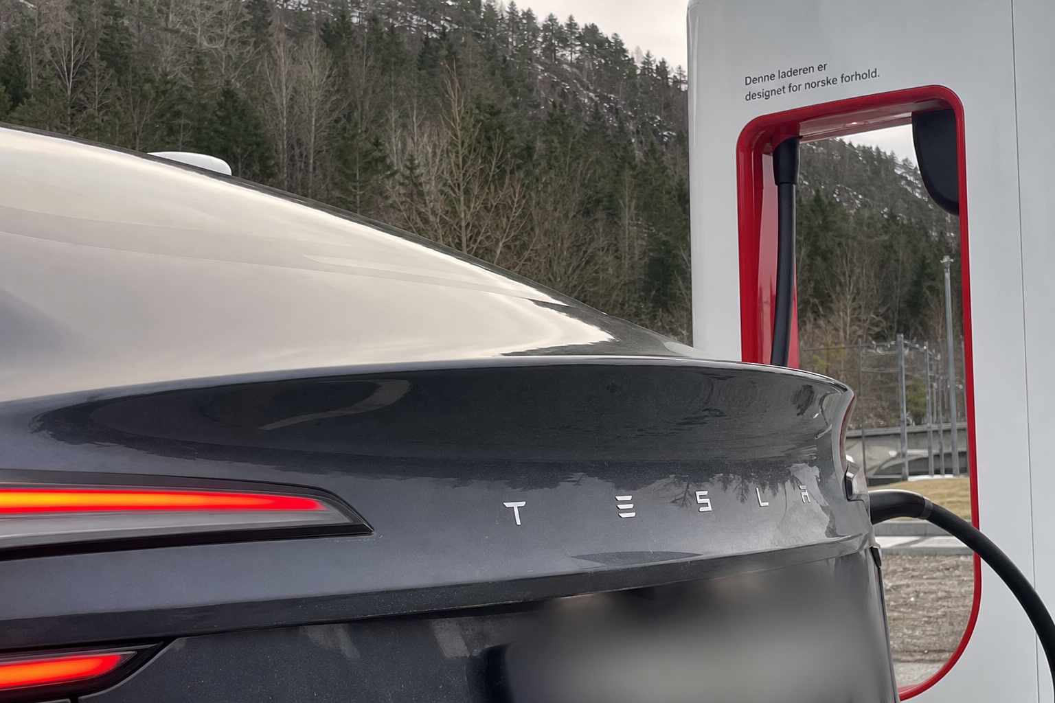 Tesla setter leveringsrekord i Q2: Men driftsresultatet stuper 57 prosent
