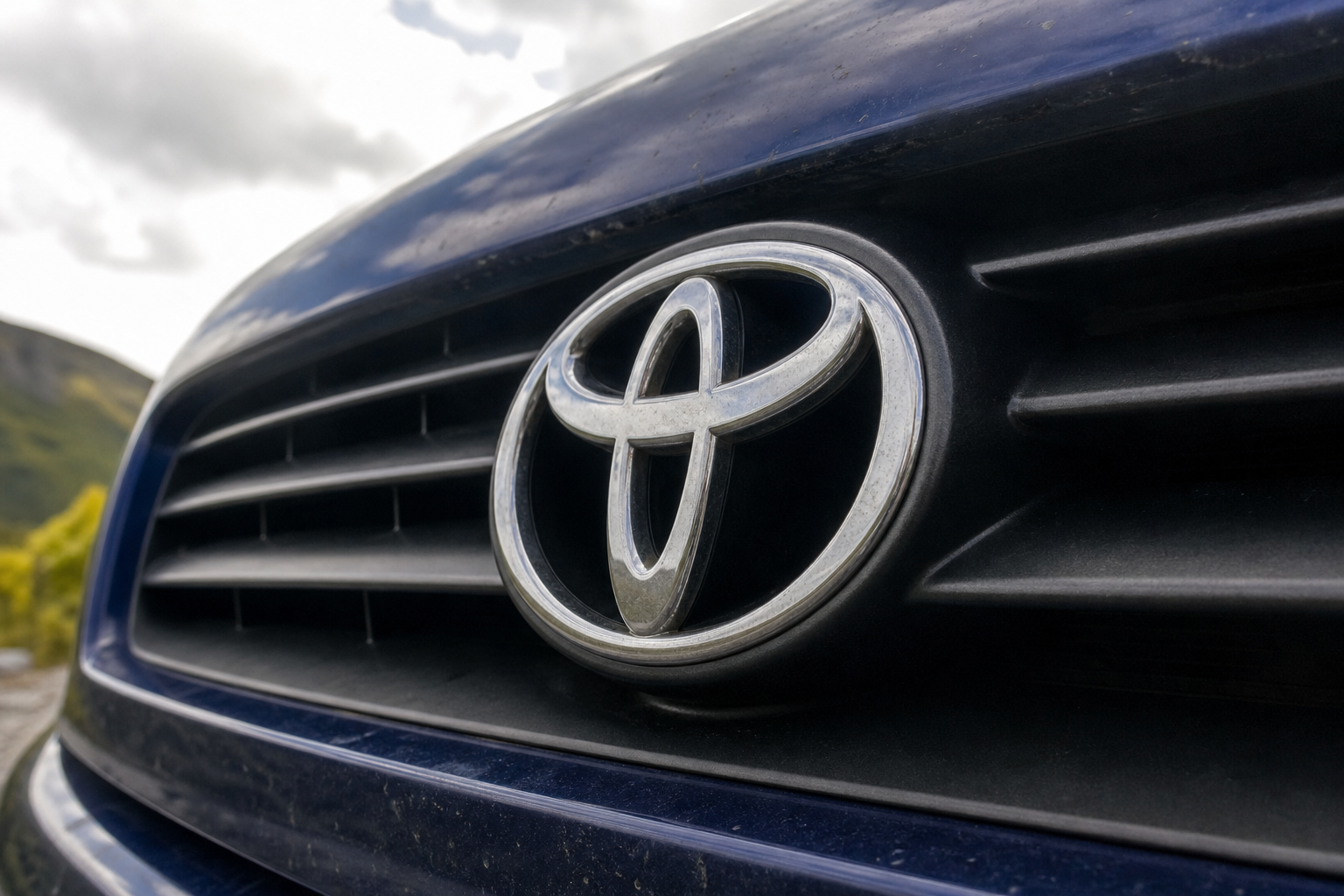 Tre bilindustrigiganter satser felles på hydrogen: Toyota kjøper seg inn i Volvo og Daimlers allianse