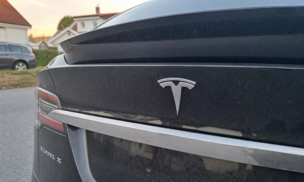 Brukte Tesla-biler stiger kraftig i pris i USA: Porsche 911 raser over 14.000 dollar