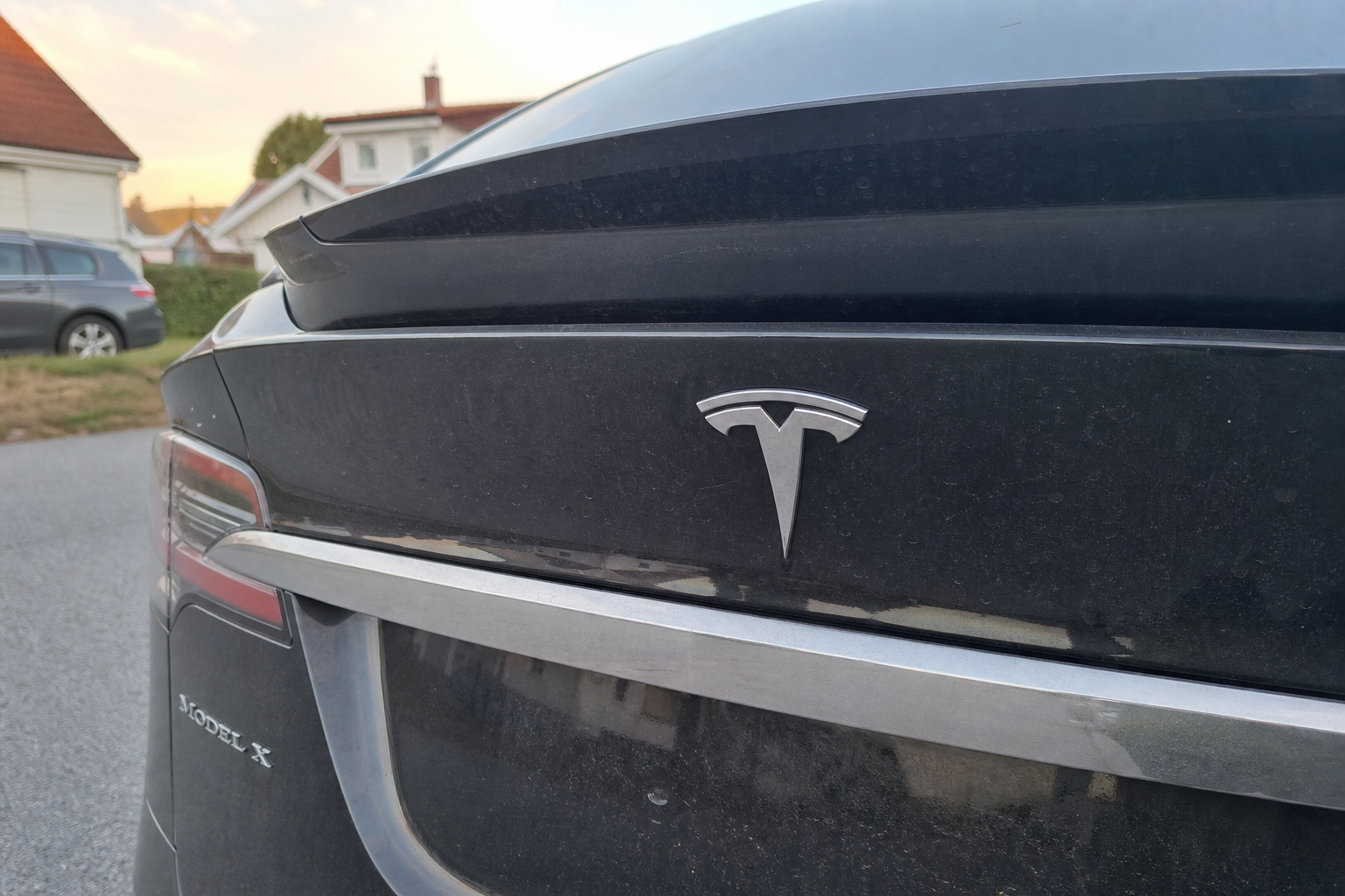 Brukte Tesla-biler stiger kraftig i pris i USA: Porsche 911 raser over 14.000 dollar