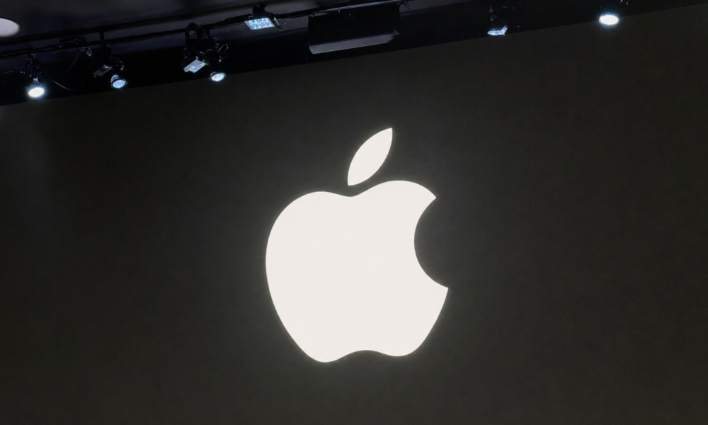 Apple tester den største iPhone-skjermen noen gang: 6,96 tommer klar til 20-årsjubileet i 2027