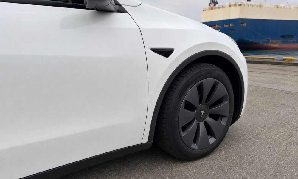 Verdens største bilskip satte kinesisk rekord: 7.738 Teslaer lastet i Shanghai