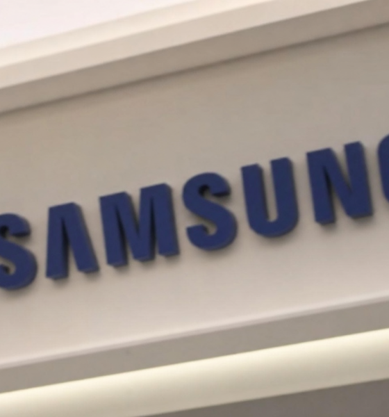Samsung lekker ny type ørepropp: Lyden sendes gjennom beinstrukturen, uten å blokkere ørene