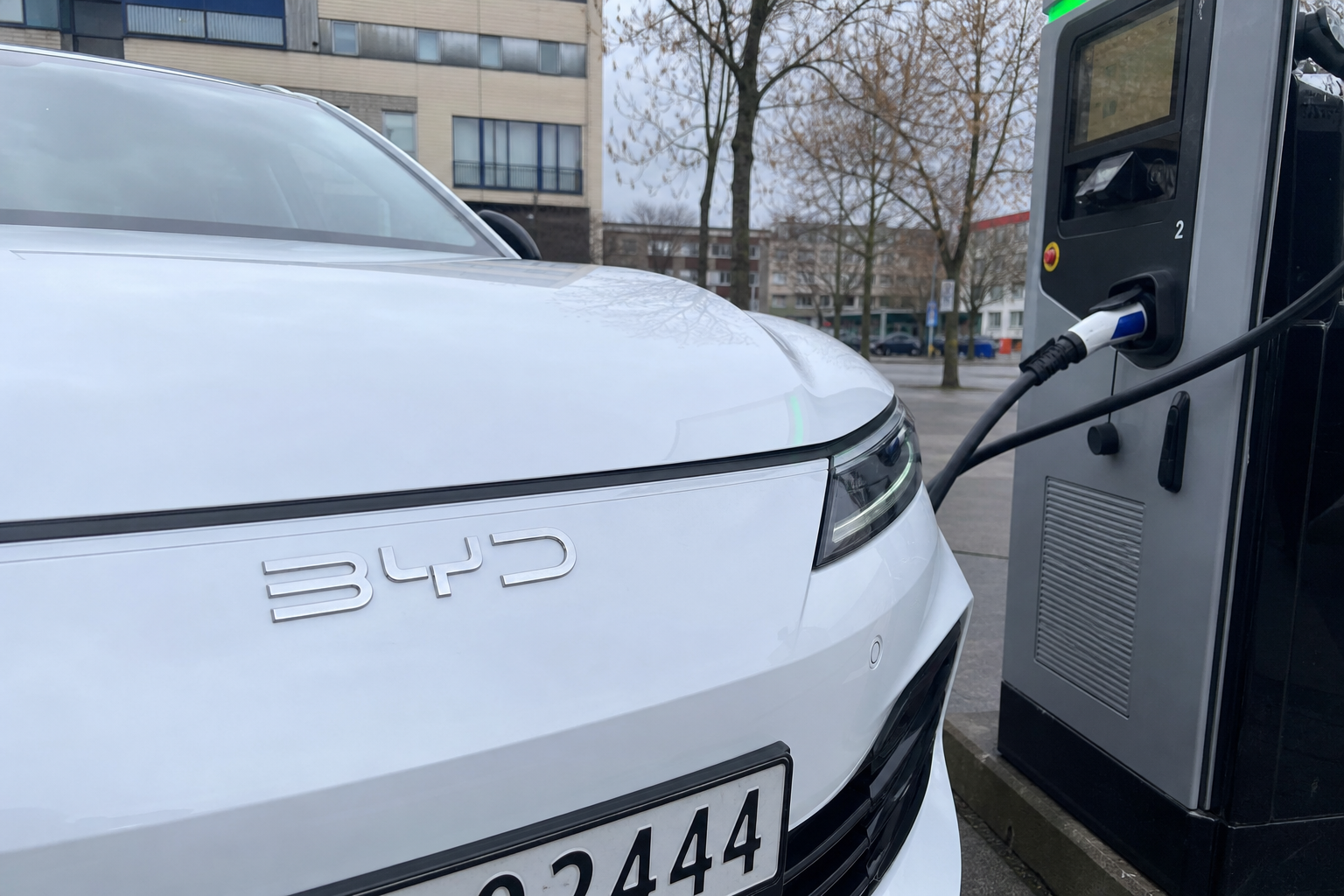 BYD er nå Europas fjerde største elbilmerke: Kinesisk offensiv presser norske forhandlere