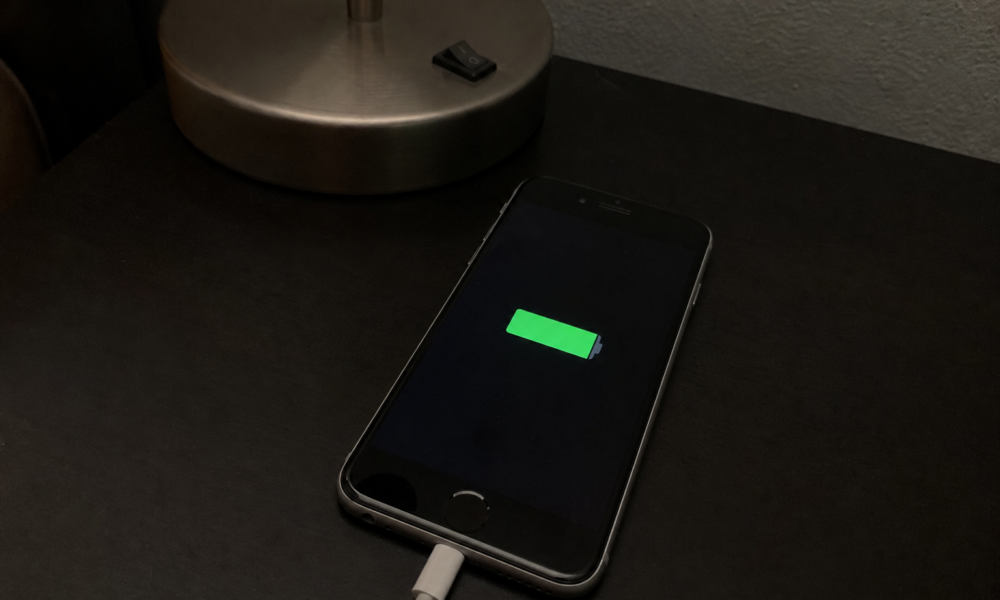 Fire ladevaner som ødelegger telefonbatteriet, og nesten alle gjør minst én av dem