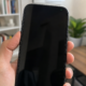 Kameraet slår seg på av seg selv? Sju tegn på at noen ser deg gjennom mobilen