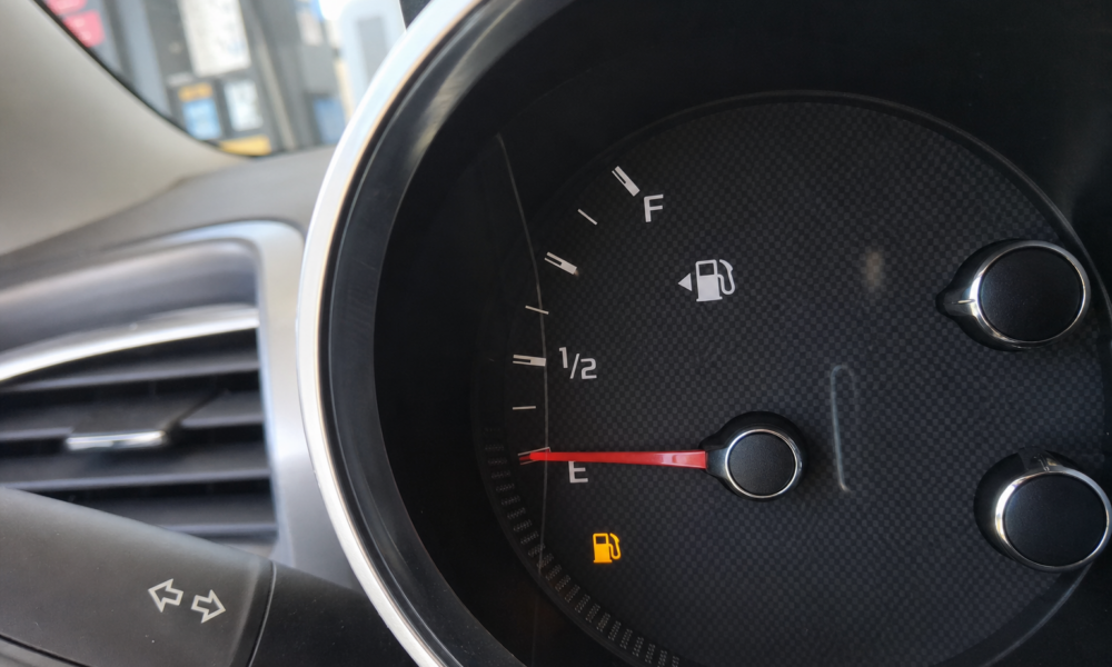 Slik sparer du drivstoff på sommerturen: Disse ni grepene kan kutte forbruket med opptil 30 prosent