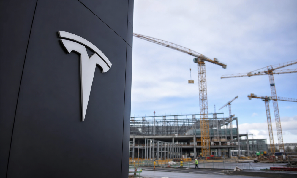 Musk planlegger verdens største bygg: Terafab skal produsere hjerner til Teslaer og roboter