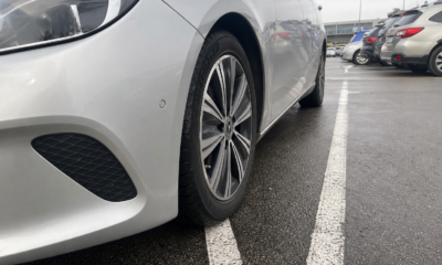 Studie fra hele Europa avslører hvilke bilmerker som har eiere som parkerer dårligst – og det overrasker ikke